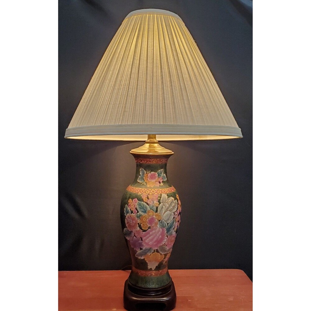 Vintage Chinoiserie Floral Porcelain Table Lamp w/Shade